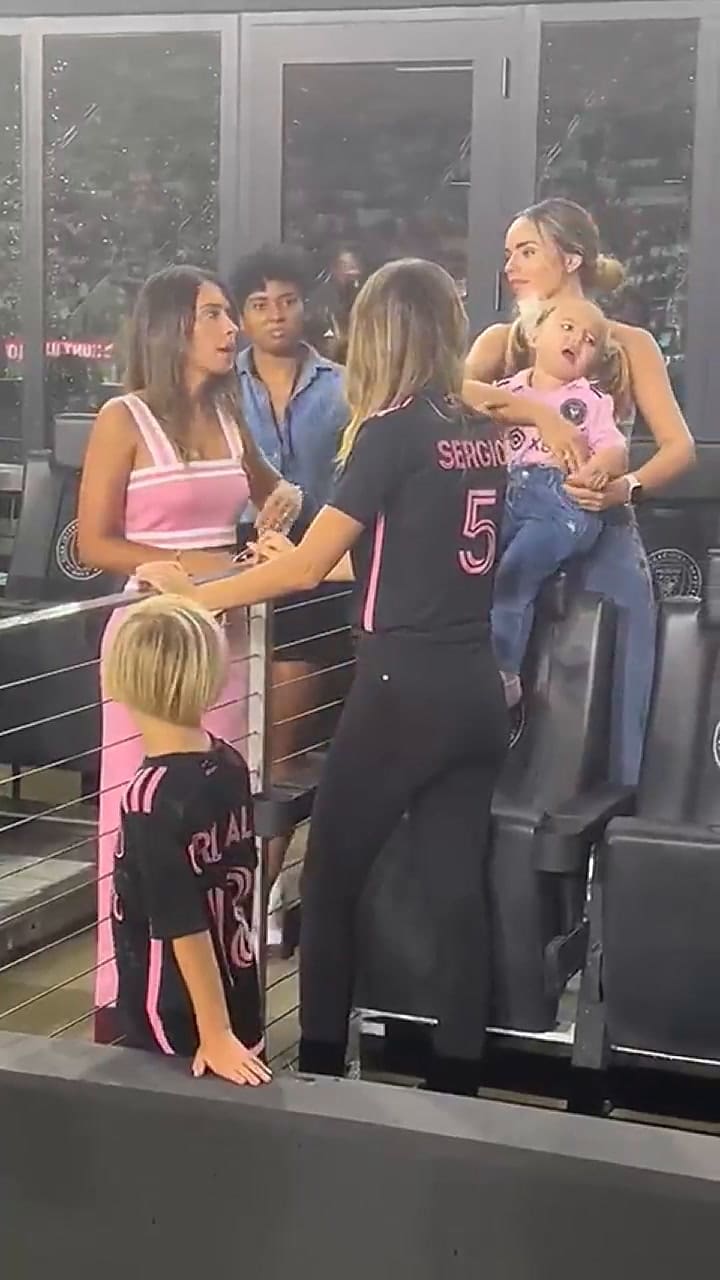 El look de Antonela Roccuzzo en al DRV PNK Stadium