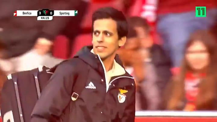 Se usó por primera vez la tarjeta blanca en un partido de fútbol