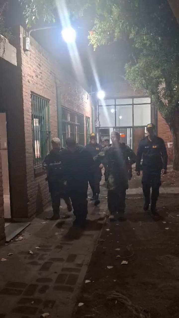 El trasladado desde la Delegación Departamental de Investigaciones (DDI) de San Isidro