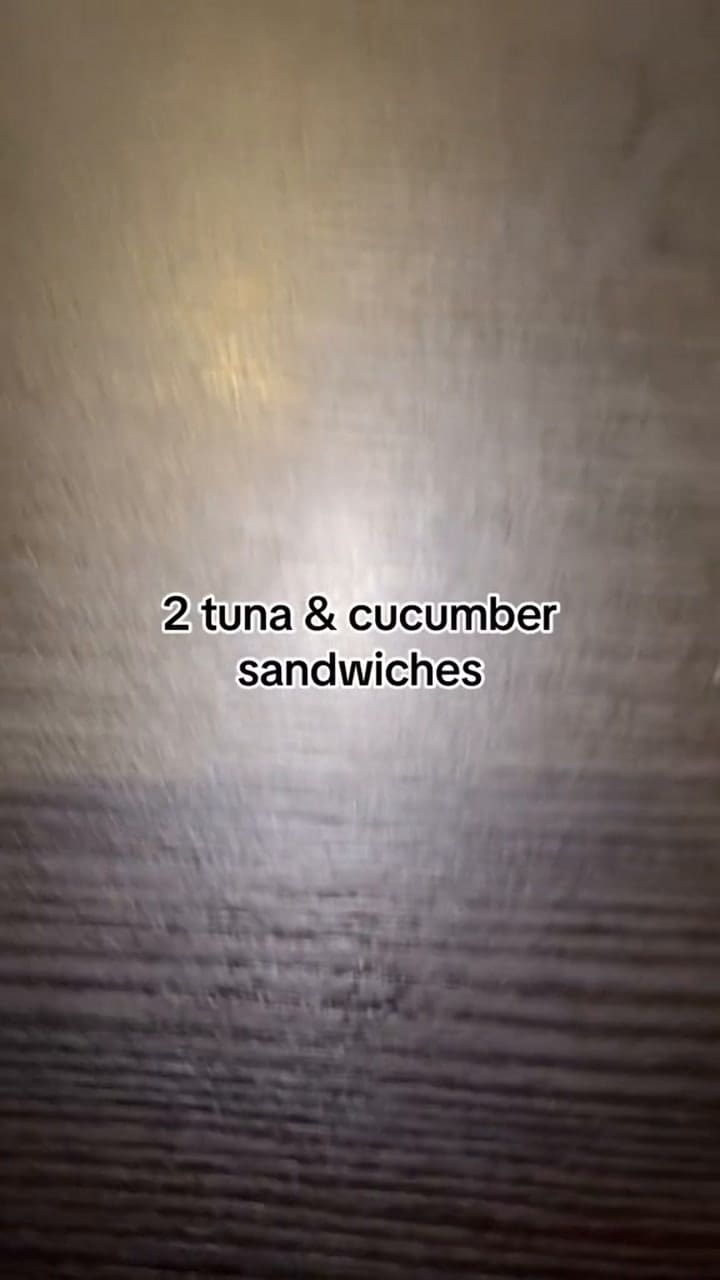 Compró dos bolsas sorpresa y lo que encontró en su interior la dejó aturdida