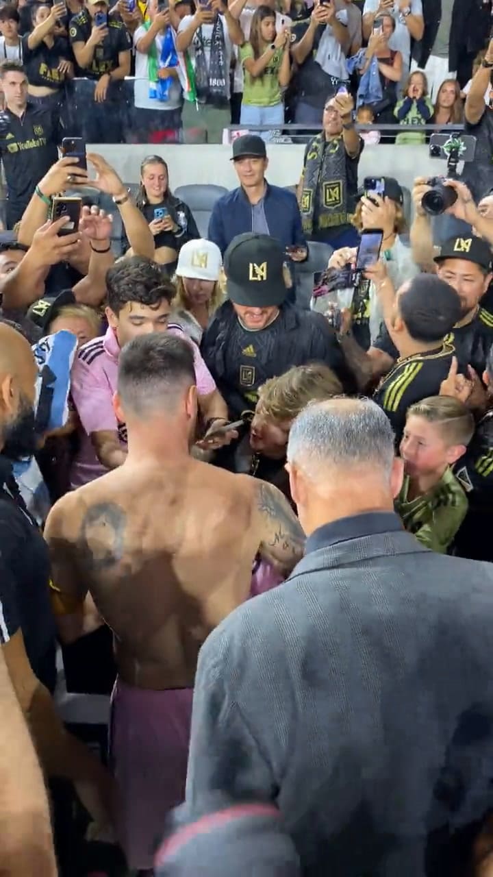 El saludo de Owen Wilson con Messi