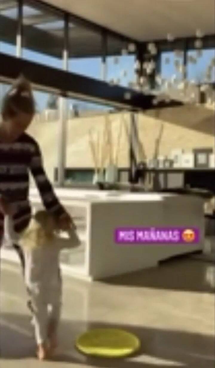 El video que Luisana Lopilato publicó en Instagram bailando con su hija - Fuente: IG Stories