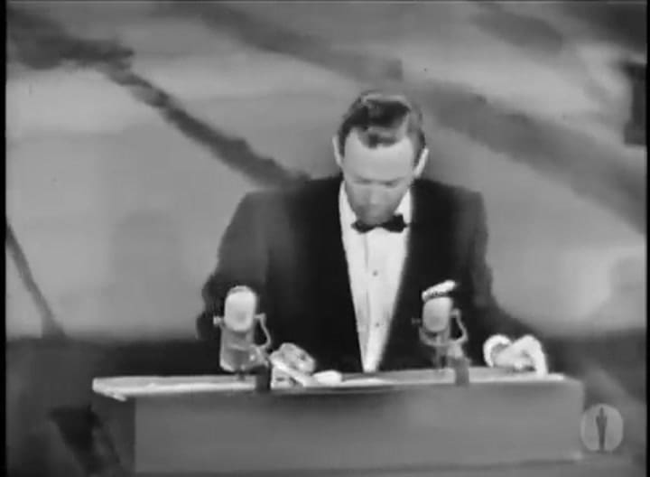 Grace Kelly recibió el premio a mejor actriz en 1955