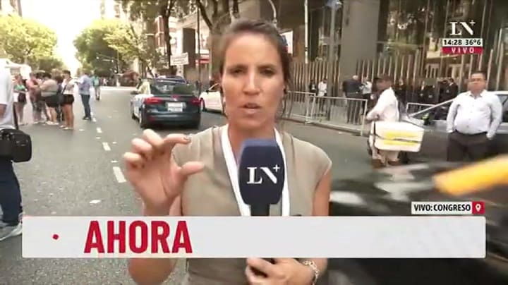 Apertura de sesiones 2023: Martin Tetaz llevó un anillo digital al Congreso