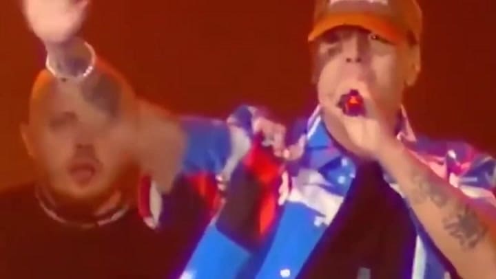 Duki frenó su show al ver que una mujer del público se sentía mal