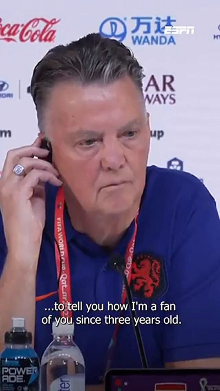 El curioso momento entre Louis Van Gaal y un periodista de Senegal en Doha