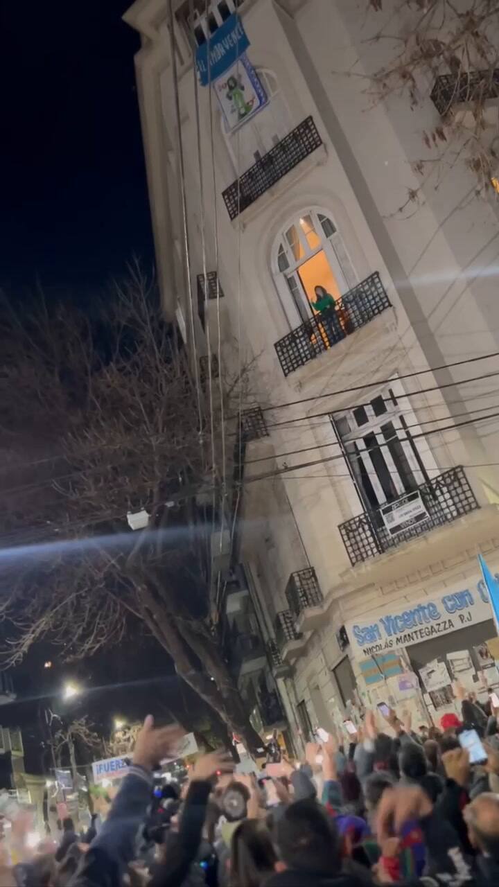 Más videos de la salida de Cristina Kirchner a su balcón