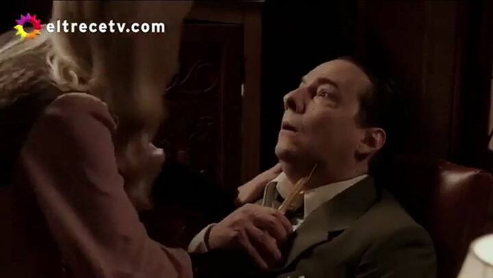 Raquel amenaza a Trauman con un cuchillo - Fuente: eltrece