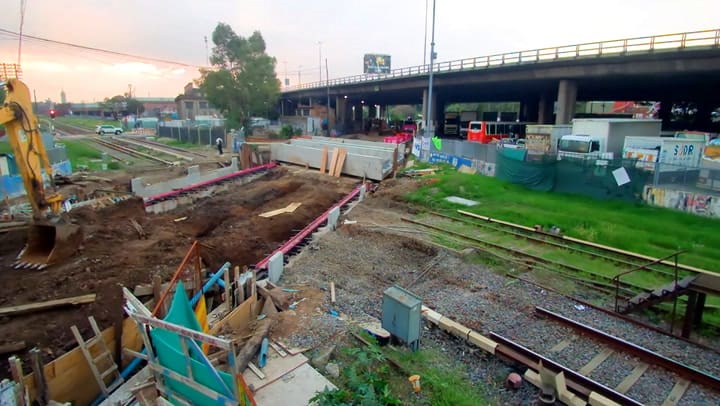 Así montaron los puentes en el tren Sarmiento