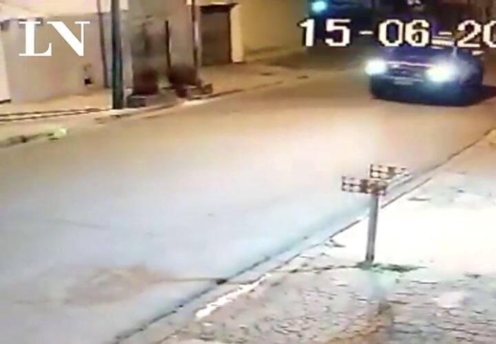 Suspenden a los policías que jugaron a reventar un globo