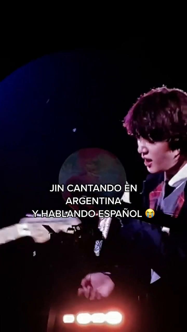 Las palabras de Jim en español para agradecer a sus fans (Video: TikTok @aricrowsford)