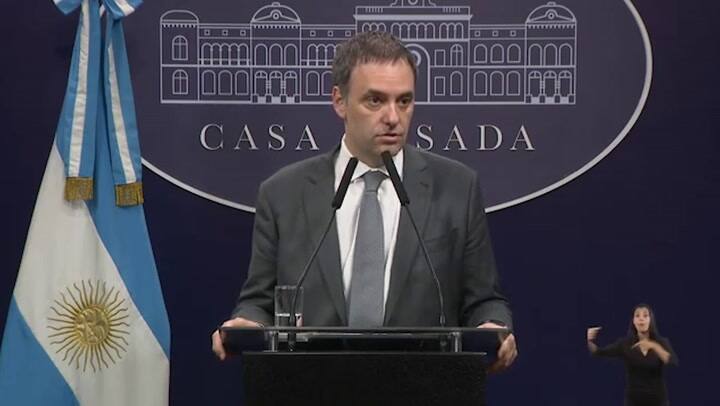 Adorni responde a Carrió