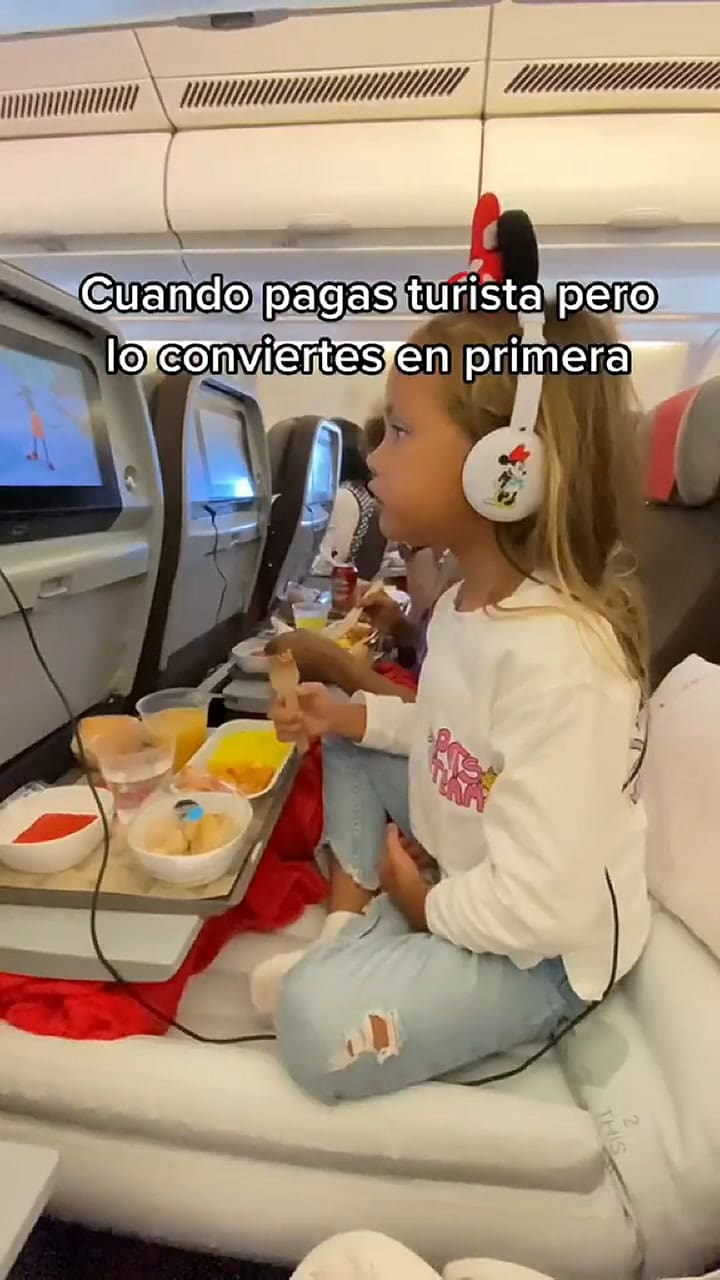 El tip que dio una tiktoker para viajar con niños en un avión