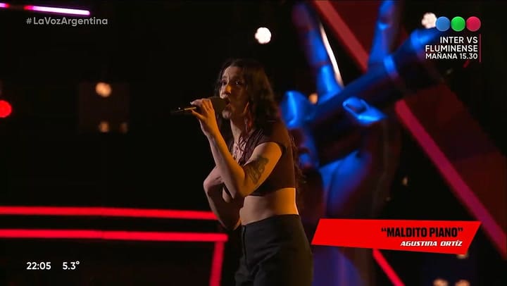 Agustina Ortiz se presento en La Voz Argentina y canto "Maldito Piano"