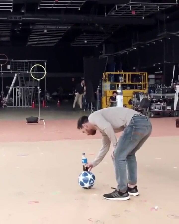 El talento de Messi en una publicidad de gaseosas - Fuente: Twitter