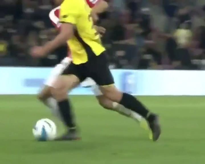 La jugada del fútbol israelí que incluyó cuatro caños - Fuente: Twitter @CroSports