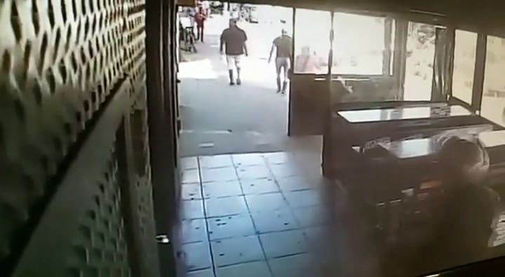 Imágenes captadas por las cámaras de seguridad antes de ataque mortal