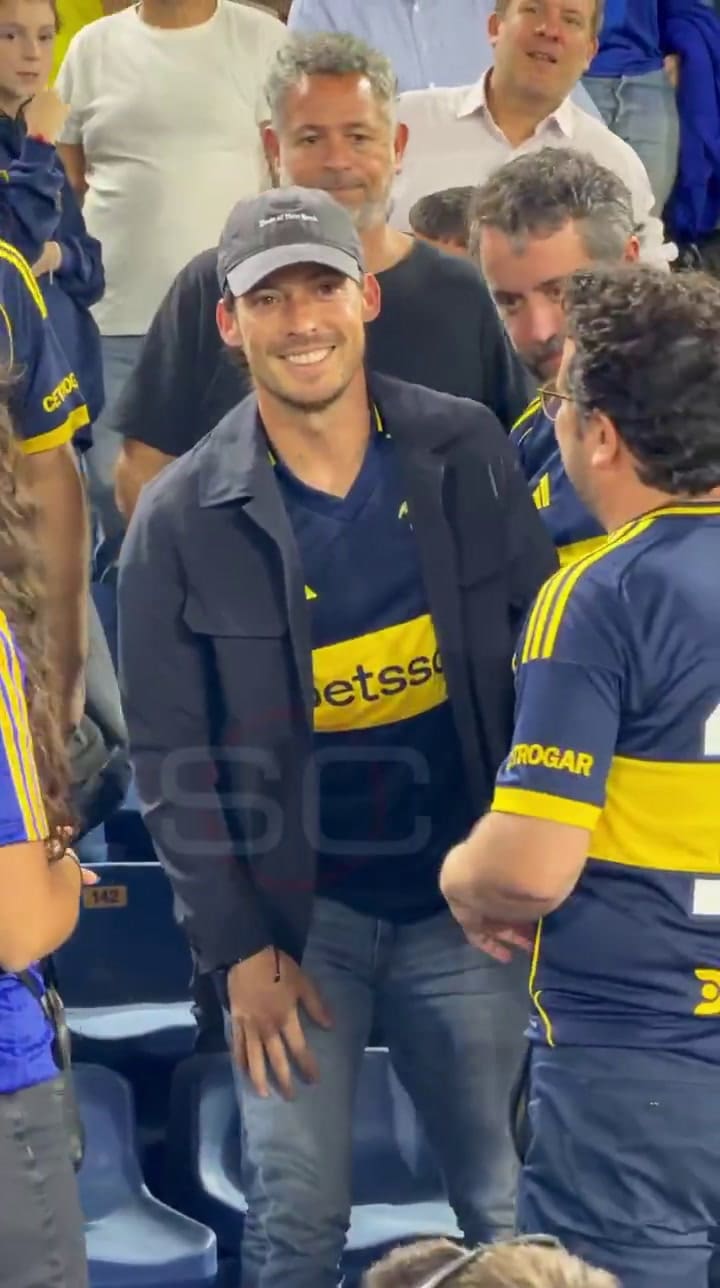 David Silva, exjugador de la selección de España, habló con hinchas de Boca