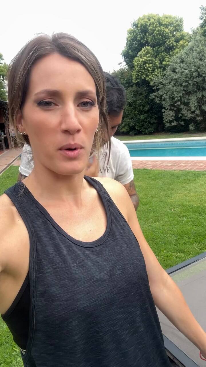 Mica Viciconte y Fabián Cubero mostraron el paso a paso para cambiar un mosquitero