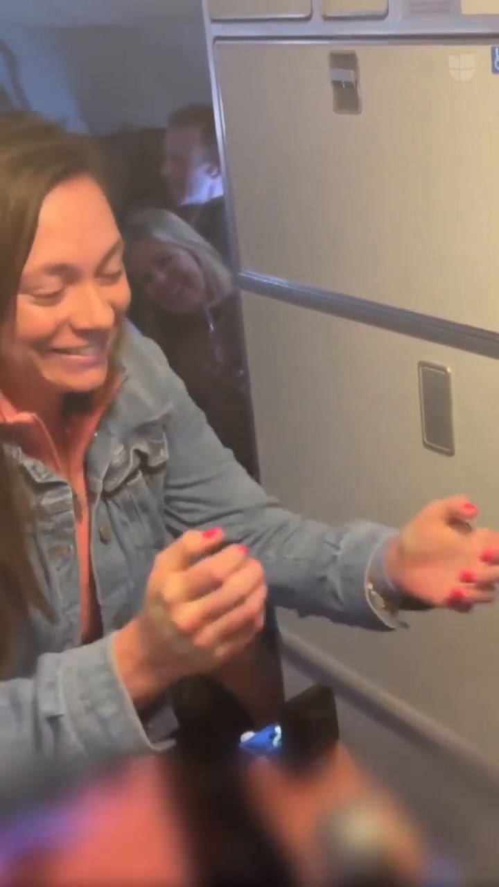 Mostró el increíble efecto que tuvo el calor en sus zapatos y se hizo viral