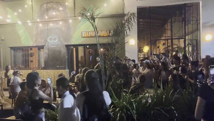 Robert Pattinson estuvo en una pizzería de Palermo y causó revuelo con su presencia