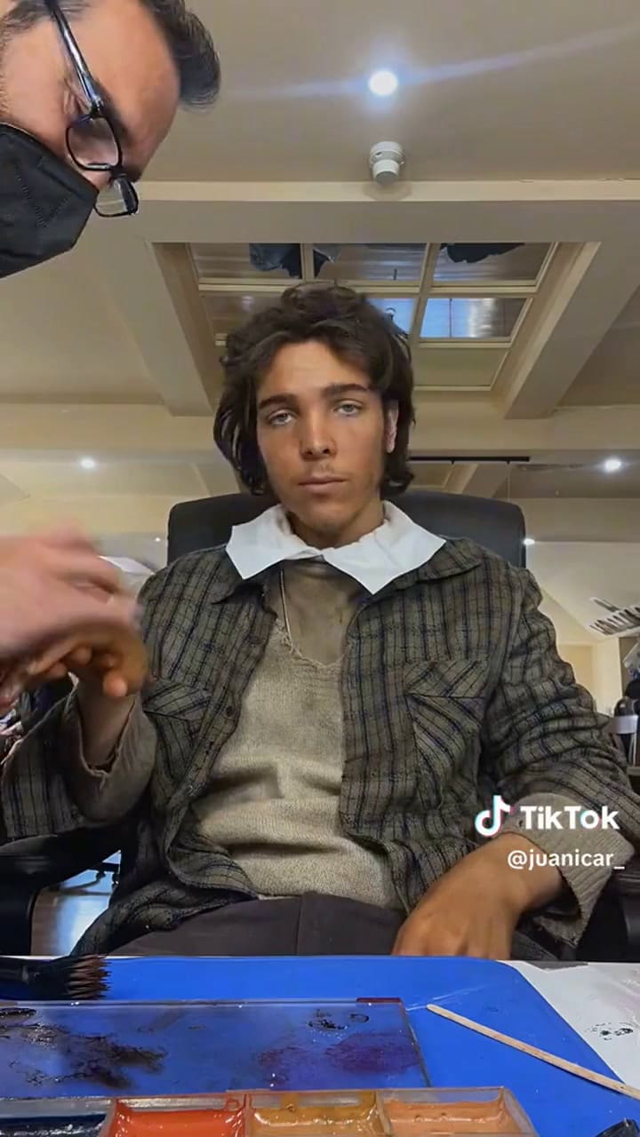 Juan Caruso mostró el paso a paso del maquillaje previo al rodaje