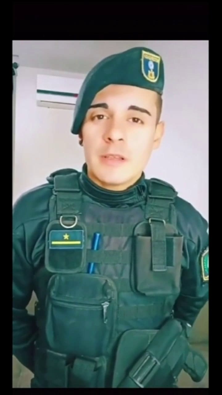 Un policía se grabó para entrar a Gran Hermano, dijo que cree ser bipolar y le sacaron el arma