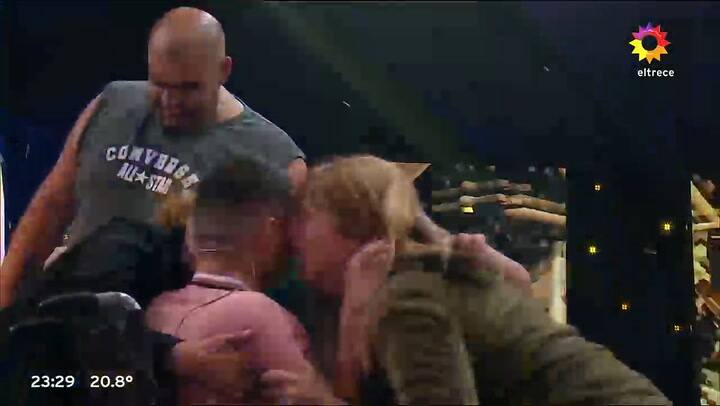 El estudiante de 19 anos gano la final en Los 8 escalones