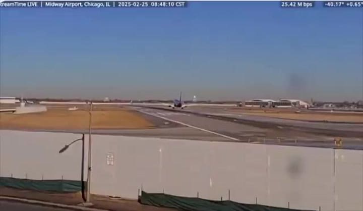 El momento en el que un avión de línea casi choca con un jet privado