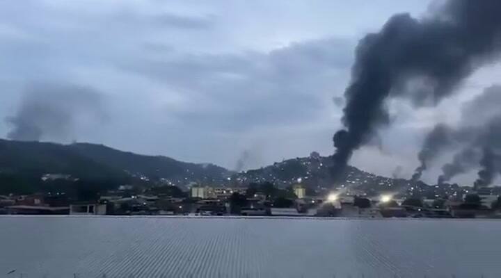 Columnas de humo se distinguen por la ciudad