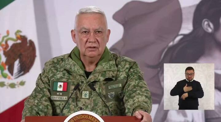 La emoción del secretario de Defensa de México