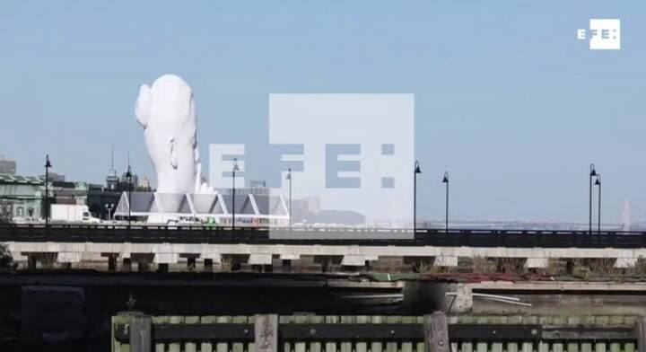 Plensa conquista Nueva York pidiendo silencio en un momento de ruido