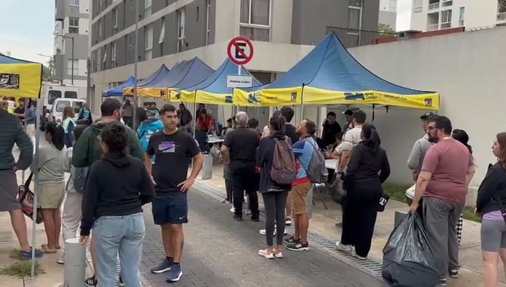 El censo de las personas evacuadas en el complejo de Parque Patricios