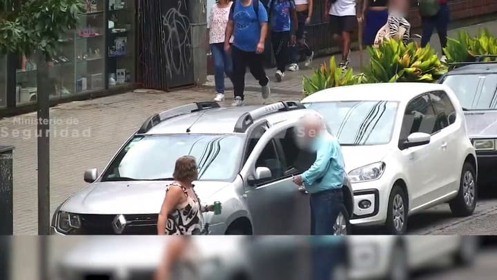 Cmu - Detenida Por Robo Con Inhibidor De Señal