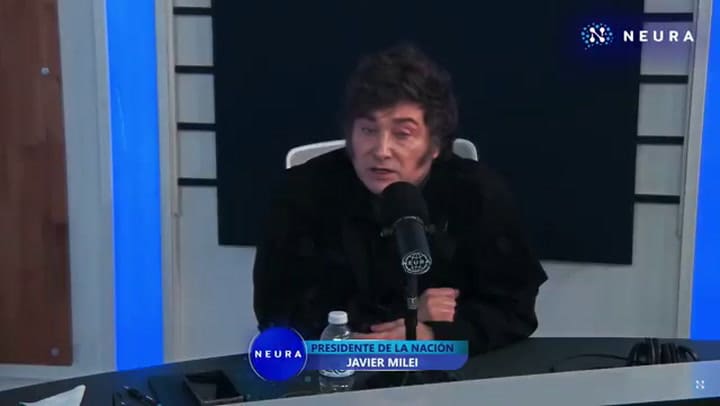Milei: "Tres personas, seis perros y dos escarbadientes le ganamos al sistema"