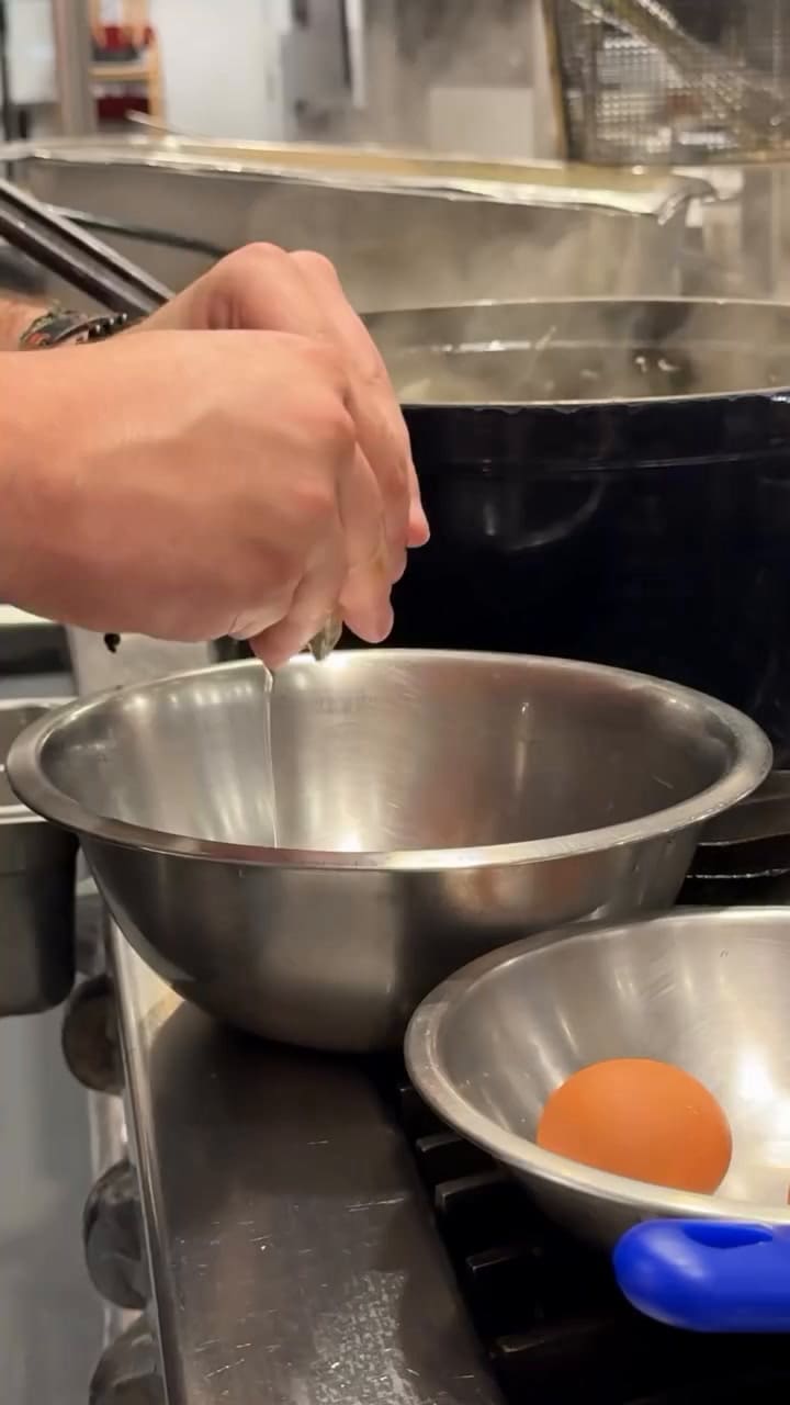 El Mercado Little Spain se caracteriza por ofrecer productos de distintas regiones de España (Instagram: @littlespain)