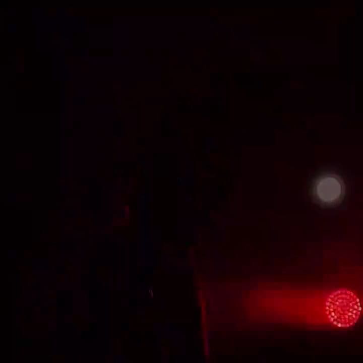 El beso de Lali y Taichu