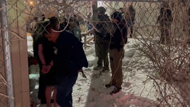 Detienen a migrantes indocumentados en una fiesta, muchos vinculados al Tren de Aragua