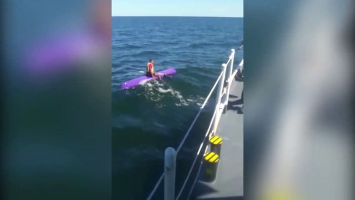 Rescataron a un joven que naufragó dos días en un kayak (Fuente: Prefectura)