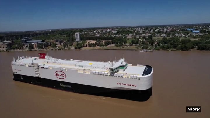 Llegó al país el primer barco con casi 7000 autos de una sola marca