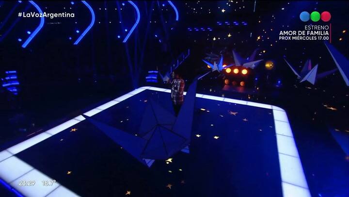 La Voz Argentina: se olvidó la letra, emocionó a Lali y avanzó a las semifinales