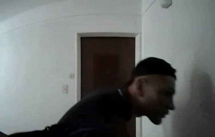 Villa Urquiza: mereka memasuki sebuah gedung dan mencoba mencuri apartemen kosong