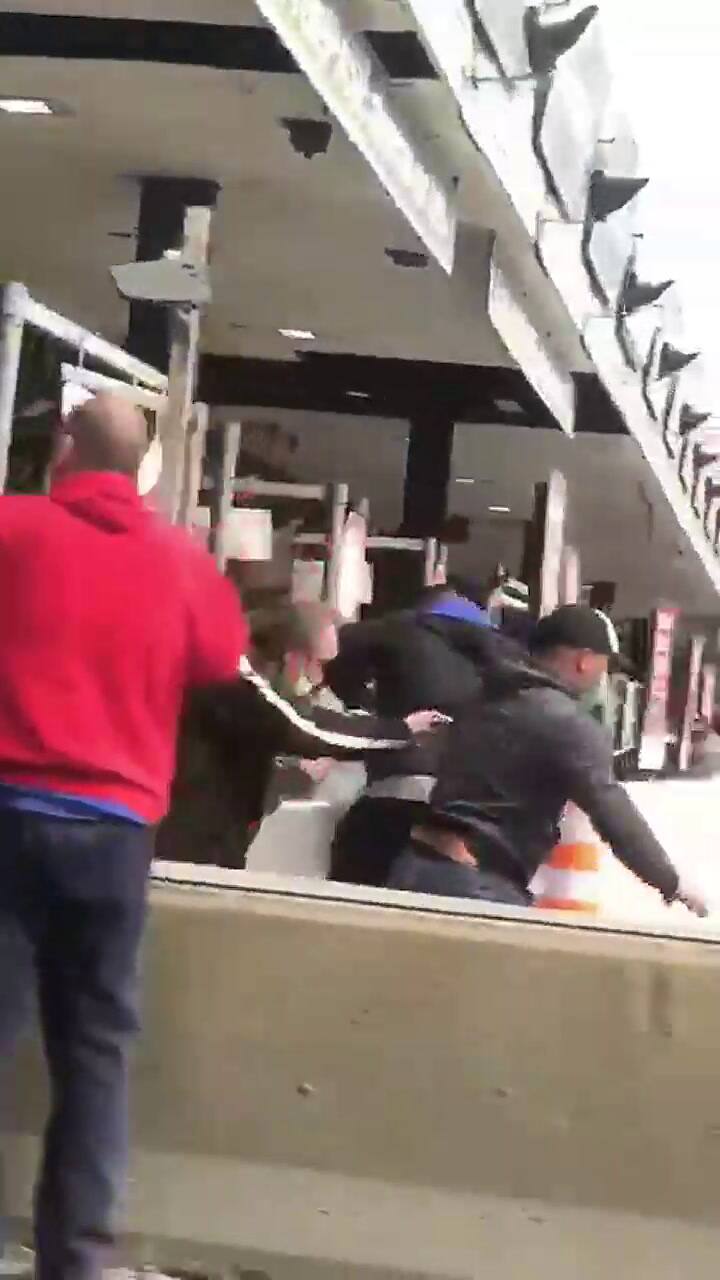 Protestas e incidentes en el Peaje Dock Sud - Video 2