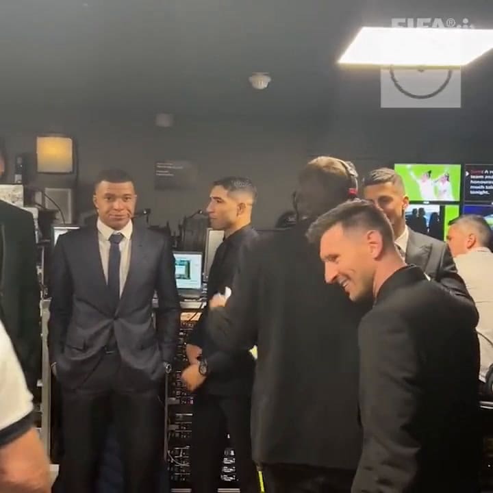 La particular reacción de Mbbappe cuando Tula se acercó a saludar a Messi