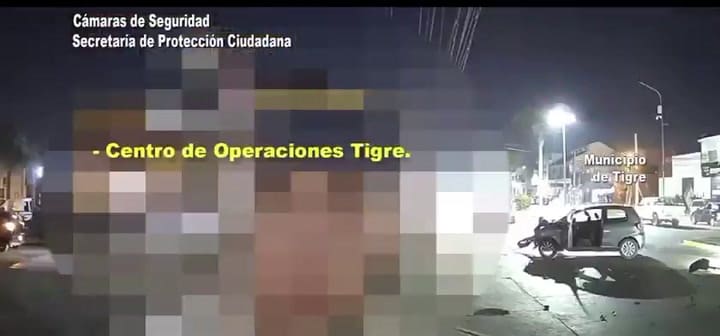 Impactante choque en Tigre: un auto voló a toda velocidad, destrozó otro y dejó a oscuras una esquina