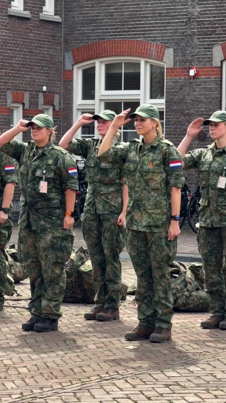 La reina Máxima completó la primera parte de su entrenamiento en el Ejército