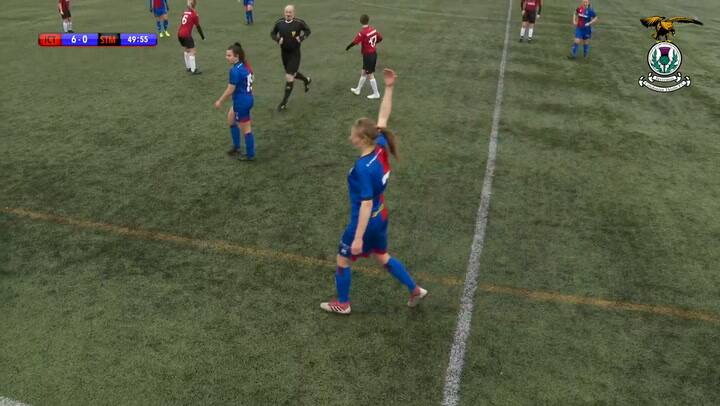 Una jugadora se dislocó la rodilla y se la acomodó a los golpes en medio del partido