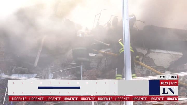 Massive fire in a plastics factory in Lomas de Zamora