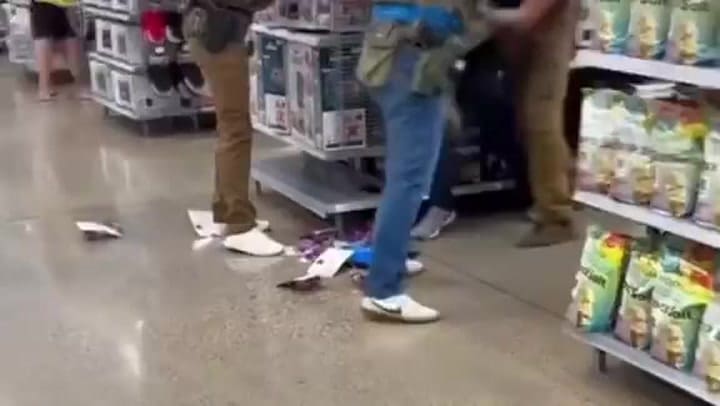 ICE somete a hombre con teaser en Nuevo México