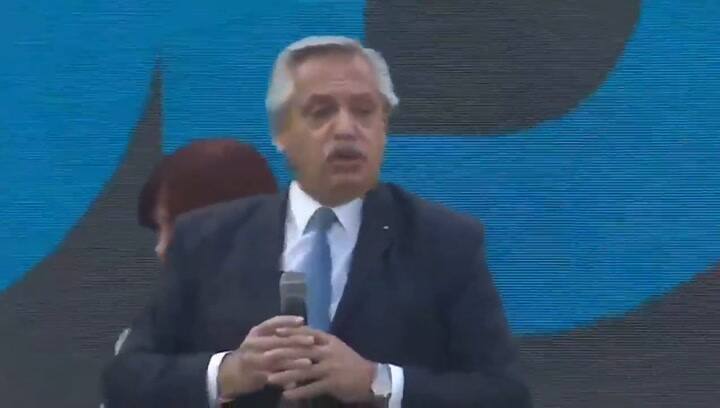 Cristina Kirchner interrumpió a Alberto Fernández en un acto